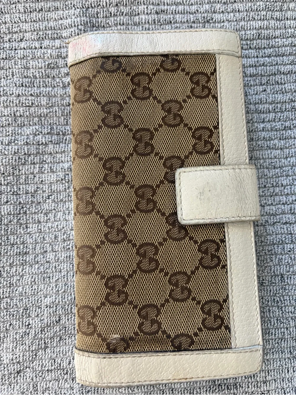 Authentic Gucci Beige GG Canvas Continental Wallet with White Trim